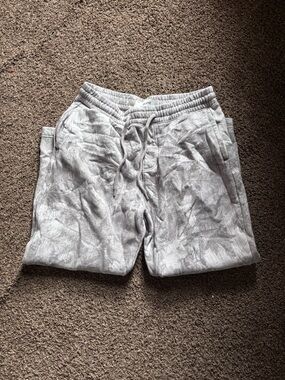 Hollister Men’s camo baggy sweatpants